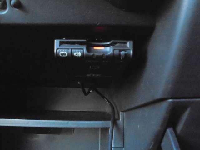 ノート 1.2 e-POWER X 禁煙 運転席助手席エアバック レーンキープ AUTOエアコン 1オーナー ナビTV AW 運転席エアバッグ キーレスエントリー ETC車載器 パワーウィンドウ パワステ メモリーナビ ABS ワンセグ(7枚目)