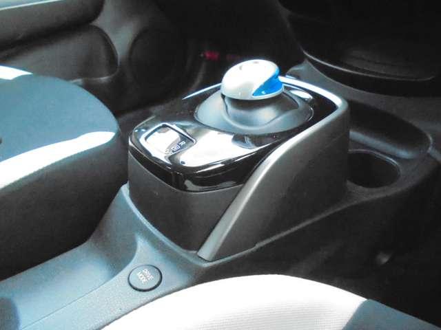 ノート 1.2 e-POWER X 禁煙 運転席助手席エアバック レーンキープ AUTOエアコン 1オーナー ナビTV AW 運転席エアバッグ キーレスエントリー ETC車載器 パワーウィンドウ パワステ メモリーナビ ABS ワンセグ(18枚目)