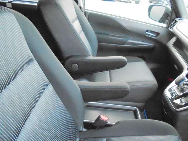 セレナ 1.2 e-POWER ハイウェイスター V 360°カメラ エマジェンシーブレーキ 1オナ スマキー バックカメラ 禁煙 LED レーンアシスト ETC ドラレコ サイドエアバック フルオートエアコン アルミホイール エアバック ABS(17枚目)