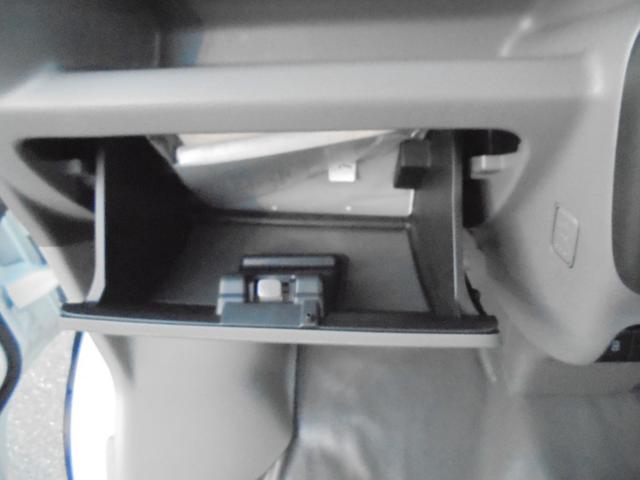 NV100クリッパーバン DX 4WD 5速マニュアル エアコン パワ-ウインド パワーステアリング ESC 衝突軽減ブレーキ 横滑り防止 ハイビームアシスト オートライト USB充電 Wエアバッグ ソナー(15枚目)