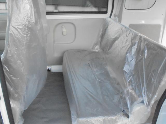 NV100クリッパーバン DX 4WD 5速マニュアル エアコン パワ-ウインド パワーステアリング ESC 衝突軽減ブレーキ 横滑り防止 ハイビームアシスト オートライト USB充電 Wエアバッグ ソナー(18枚目)