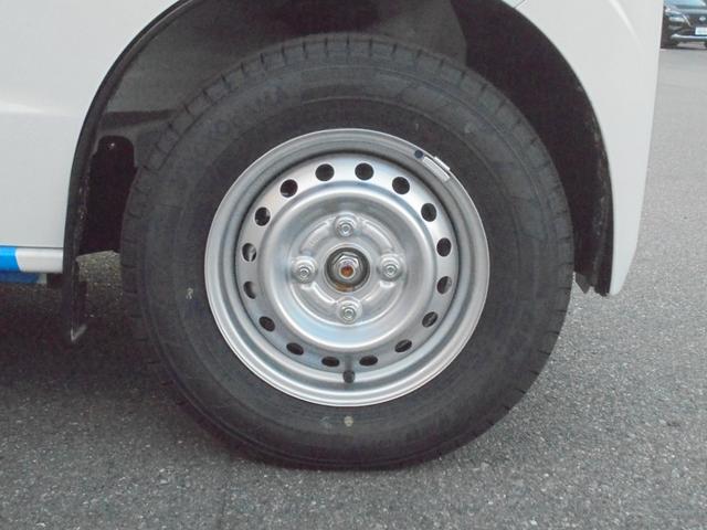 NV100クリッパーバン DX 4WD 5速マニュアル エアコン パワ-ウインド パワーステアリング ESC 衝突軽減ブレーキ 横滑り防止 ハイビームアシスト オートライト USB充電 Wエアバッグ ソナー(26枚目)