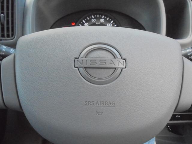 ＮＶ１００クリッパーバン ＧＸ　届出済み未使用車　４ＷＤ　５速マニュアル　衝突軽減ブレーキ　横滑り防止　ＥＳＣ　ＬＥＤヘットランプ　オートライト　オートハイビーム　ＵＳＢ充電　シートヒーター　エアコン　パワステ　パワ－ウインド（7枚目）