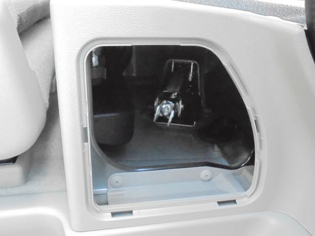 ＮＶ１００クリッパーバン ＧＸ　届出済み未使用車　４ＷＤ　５速マニュアル　衝突軽減ブレーキ　横滑り防止　ＥＳＣ　ＬＥＤヘットランプ　オートライト　オートハイビーム　ＵＳＢ充電　シートヒーター　エアコン　パワステ　パワ－ウインド（23枚目）