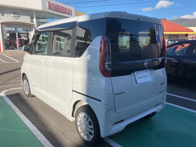 ルークス Ｘ　４ＷＤ　ドライブレコーダー　全周囲カメラ　両側スライド・片側電動　ナビ　ＴＶ　クリアランスソナー　衝突被害軽減システム　オートライト　スマートキー　アイドリングストップ　電動格納ミラー　シートヒーター（16枚目）