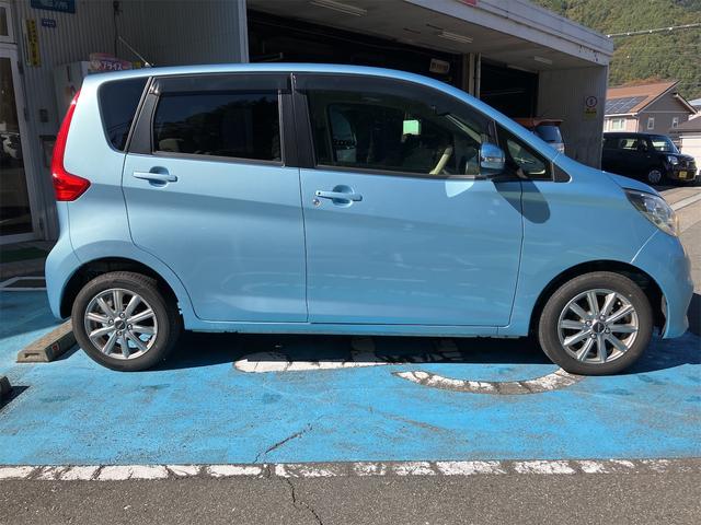 デイズ Ｘ　助手席回転シート　エマジェンシーブレーキ　イモビライザー　キーレス　４ＷＤ　ＡＢＳ　パワーウィンドウ　パワーステアリング　シートヒーター　オ－トエアコン　バックカメラ　フロントカメラ　サイドカメラ　　助手席回転シート（12枚目）