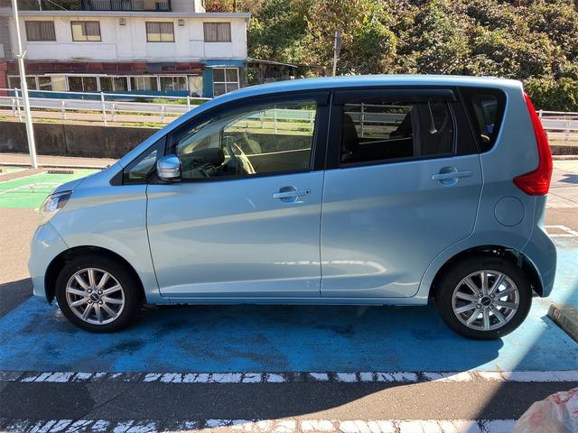 デイズ Ｘ　助手席回転シート　エマジェンシーブレーキ　イモビライザー　キーレス　４ＷＤ　ＡＢＳ　パワーウィンドウ　パワーステアリング　シートヒーター　オ－トエアコン　バックカメラ　フロントカメラ　サイドカメラ　　助手席回転シート（13枚目）