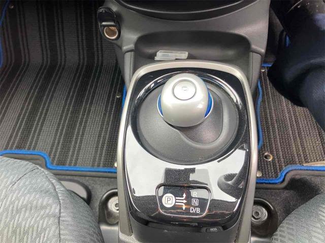 ノート ｅ－パワー　Ｘ　ＦＯＵＲ　４ＷＤ　全周囲カメラ　ナビ　ＴＶ　クリアランスソナー　レーンアシスト　衝突被害軽減システム　アルミホイール　オートライト　スマートキー　盗難防止システム　衝突安全ボディ　ＡＢＳ　バックビューモニター（8枚目）