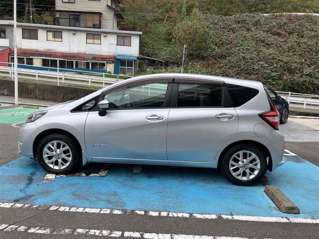 ノート ｅ－パワー　Ｘ　ＦＯＵＲ　４ＷＤ　全周囲カメラ　ナビ　ＴＶ　クリアランスソナー　レーンアシスト　衝突被害軽減システム　アルミホイール　オートライト　スマートキー　盗難防止システム　衝突安全ボディ　ＡＢＳ　バックビューモニター（18枚目）