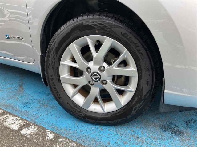 ノート ｅ－パワー　Ｘ　ＦＯＵＲ　４ＷＤ　全周囲カメラ　ナビ　ＴＶ　クリアランスソナー　レーンアシスト　衝突被害軽減システム　アルミホイール　オートライト　スマートキー　盗難防止システム　衝突安全ボディ　ＡＢＳ　バックビューモニター（31枚目）