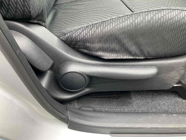 ノート ｅ－パワー　Ｘ　ＦＯＵＲ　４ＷＤ　全周囲カメラ　ナビ　ＴＶ　クリアランスソナー　レーンアシスト　衝突被害軽減システム　アルミホイール　オートライト　スマートキー　盗難防止システム　衝突安全ボディ　ＡＢＳ　バックビューモニター（40枚目）