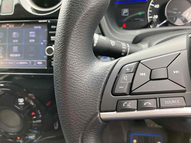 ノート ｅ－パワー　Ｘ　ＦＯＵＲ　４ＷＤ　全周囲カメラ　ナビ　ＴＶ　クリアランスソナー　レーンアシスト　衝突被害軽減システム　アルミホイール　オートライト　スマートキー　盗難防止システム　衝突安全ボディ　ＡＢＳ　バックビューモニター（45枚目）