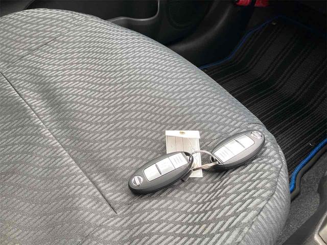 ノート ｅ－パワー　Ｘ　ＦＯＵＲ　４ＷＤ　全周囲カメラ　ナビ　ＴＶ　クリアランスソナー　レーンアシスト　衝突被害軽減システム　アルミホイール　オートライト　スマートキー　盗難防止システム　衝突安全ボディ　ＡＢＳ　バックビューモニター（50枚目）