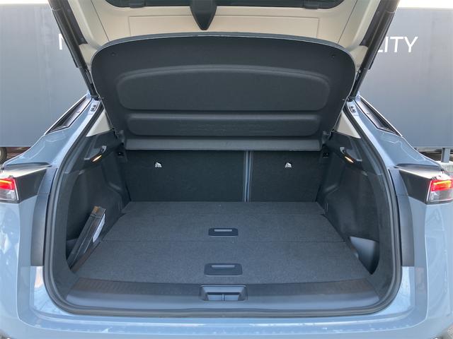 アリア Ｂ６　ｅ－４ＯＲＣＥ　４ＷＤ　全周囲カメラ　クリアランスソナー　レーンアシスト　パワーシート　自動駐車システム　衝突被害軽減システム　サンルーフ　ナビ　ＬＥＤヘッドランプ　アルミホイール　スマートキー　シートヒーター（22枚目）