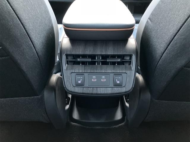 アリア Ｂ６　ｅ－４ＯＲＣＥ　４ＷＤ　全周囲カメラ　クリアランスソナー　レーンアシスト　パワーシート　自動駐車システム　衝突被害軽減システム　サンルーフ　ナビ　ＬＥＤヘッドランプ　アルミホイール　スマートキー　シートヒーター（26枚目）