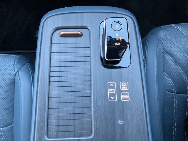 アリア Ｂ６　ｅ－４ＯＲＣＥ　４ＷＤ　全周囲カメラ　クリアランスソナー　レーンアシスト　パワーシート　自動駐車システム　衝突被害軽減システム　サンルーフ　ナビ　ＬＥＤヘッドランプ　アルミホイール　スマートキー　シートヒーター（33枚目）