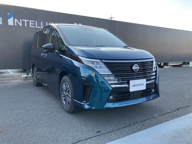 セレナ ｅ－４ＯＲＣＥ　ハイウェイスターＶ　４ＷＤ　全周囲カメラ　ナビ　クリアランスソナー　オートクルーズコントロール　パークアシスト　衝突被害軽減システム　両側電動スライドドア　ＬＥＤヘッドランプ　スマートキー　シートヒーター　３列シート（13枚目）