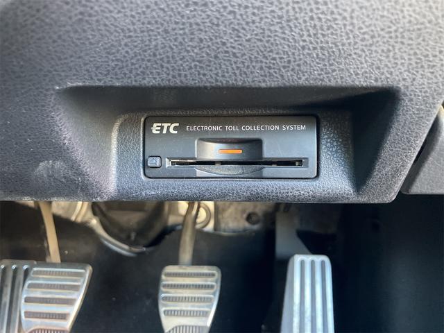 フェアレディZ バージョンS ETC バックカメラ ナビ MT HID スマートキー アルミホイール 盗難防止システム 衝突安全ボディ ABS ESC CD エアコン パワーステアリング パワーウィンドウ(10枚目)