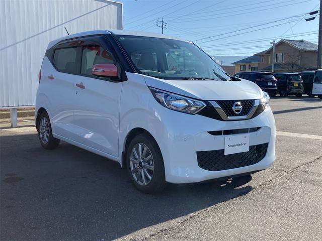 デイズ ボレロ　Ｘ　ドライブレコーダー　全周囲カメラ　ナビ　ＴＶ　クリアランスソナー　衝突被害軽減システム　オートライト　スマートキー　アイドリングストップ　電動格納ミラー　ベンチシート　ＣＶＴ　盗難防止システム　ＡＢＳ（13枚目）