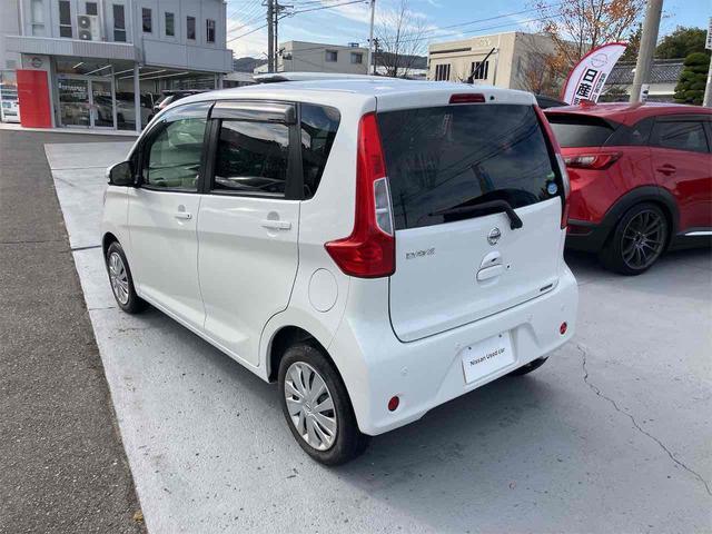 デイズ X 全周囲カメラ クリアランスソナー 衝突被害軽減システム スマートキー アイドリングストップ 電動格納ミラー ベンチシート CVT 盗難防止システム ABS ESC CD ミュージックプレイヤー接続可(18枚目)