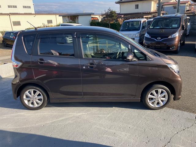 デイズ ハイウェイスター　Ｘ　４ＷＤ　ドライブレコーダー　ＥＴＣ　全周囲カメラ　ナビ　ＴＶ　レーンアシスト　衝突被害軽減システム　オートマチックハイビーム　オートライト　ＨＩＤ　スマートキー　アイドリングストップ　電動格納ミラー（15枚目）