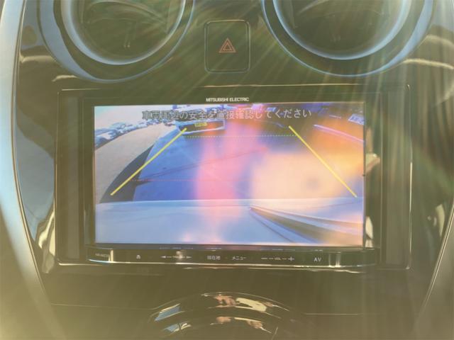 ノート ライダー　ＥＴＣ　バックカメラ　ナビ　衝突被害軽減システム　アルミホイール　オートライト　スマートキー　アイドリングストップ　電動格納ミラー　ＣＶＴ　盗難防止システム　衝突安全ボディ　ＡＢＳ　ＥＳＣ　エアコン（5枚目）