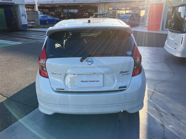 ノート ライダー　ＥＴＣ　バックカメラ　ナビ　衝突被害軽減システム　アルミホイール　オートライト　スマートキー　アイドリングストップ　電動格納ミラー　ＣＶＴ　盗難防止システム　衝突安全ボディ　ＡＢＳ　ＥＳＣ　エアコン（16枚目）