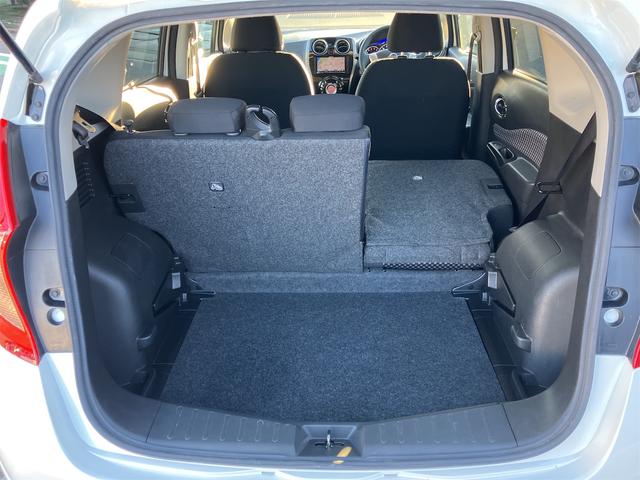 ノート ライダー　ＥＴＣ　バックカメラ　ナビ　衝突被害軽減システム　アルミホイール　オートライト　スマートキー　アイドリングストップ　電動格納ミラー　ＣＶＴ　盗難防止システム　衝突安全ボディ　ＡＢＳ　ＥＳＣ　エアコン（24枚目）