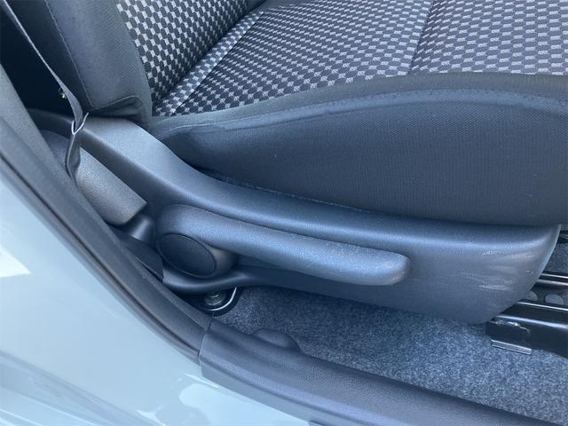 ノート ライダー　ＥＴＣ　バックカメラ　ナビ　衝突被害軽減システム　アルミホイール　オートライト　スマートキー　アイドリングストップ　電動格納ミラー　ＣＶＴ　盗難防止システム　衝突安全ボディ　ＡＢＳ　ＥＳＣ　エアコン（42枚目）