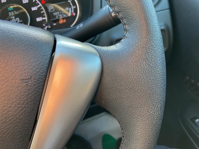 ノート ライダー　ＥＴＣ　バックカメラ　ナビ　衝突被害軽減システム　アルミホイール　オートライト　スマートキー　アイドリングストップ　電動格納ミラー　ＣＶＴ　盗難防止システム　衝突安全ボディ　ＡＢＳ　ＥＳＣ　エアコン（45枚目）