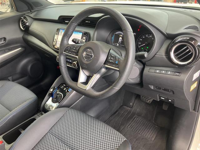 キックス Ｘ　ドライブレコーダー　ＥＴＣ　全周囲カメラ　ＴＶ　クリアランスソナー　オートクルーズコントロール　衝突被害軽減システム　ＬＥＤヘッドランプ　スマートキー　シートヒーター　ＣＶＴ　盗難防止システム　ＡＢＳ（4枚目）