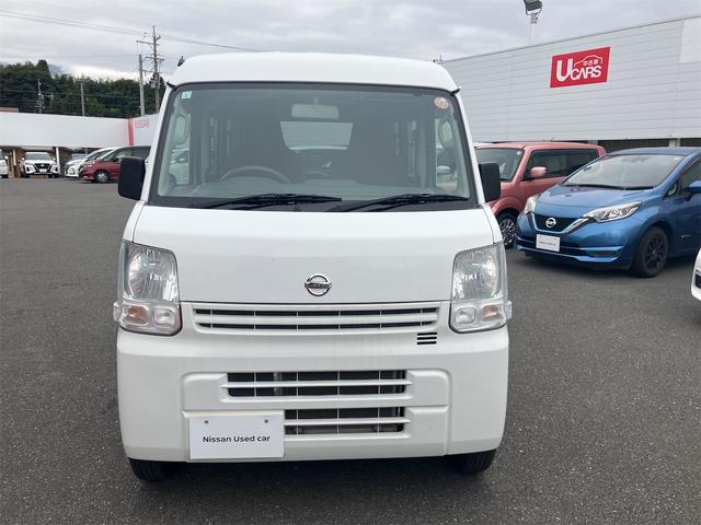 ＮＶ１００クリッパーバン ＤＸ　４ＷＤ　バックカメラ　ナビ　ＴＶ　両側スライドドア　キーレスエントリー　ＡＴ　エアコン　パワーウィンドウ（4枚目）