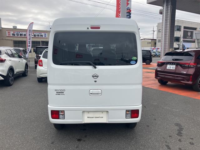 ＮＶ１００クリッパーバン ＤＸ　４ＷＤ　バックカメラ　ナビ　ＴＶ　両側スライドドア　キーレスエントリー　ＡＴ　エアコン　パワーウィンドウ（8枚目）