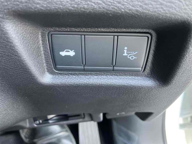 スカイライン ハイブリッド　ＧＴ　タイプＰ　４ＷＤ　ドライブレコーダー　クリアランスソナー　オートクルーズコントロール　衝突被害軽減システム　全周囲カメラ　ナビ　ＴＶ　アルミホイール　ＬＥＤヘッドランプ　ＡＴ　シートヒーター　スマートキー（10枚目）