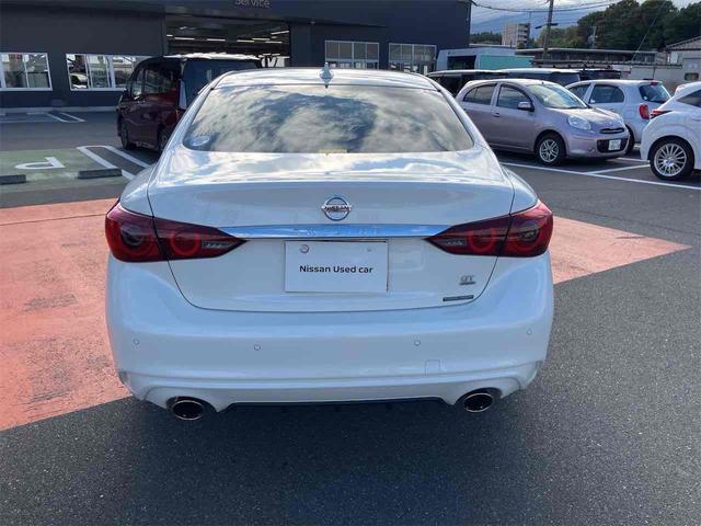 スカイライン ハイブリッド　ＧＴ　タイプＰ　４ＷＤ　ドライブレコーダー　クリアランスソナー　オートクルーズコントロール　衝突被害軽減システム　全周囲カメラ　ナビ　ＴＶ　アルミホイール　ＬＥＤヘッドランプ　ＡＴ　シートヒーター　スマートキー（17枚目）