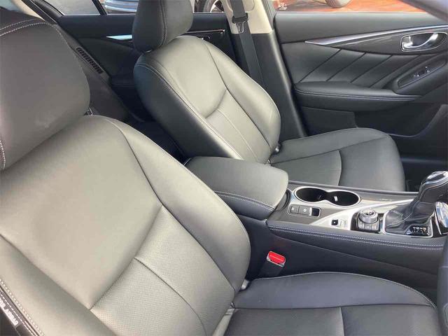 スカイライン ハイブリッド　ＧＴ　タイプＰ　４ＷＤ　ドライブレコーダー　クリアランスソナー　オートクルーズコントロール　衝突被害軽減システム　全周囲カメラ　ナビ　ＴＶ　アルミホイール　ＬＥＤヘッドランプ　ＡＴ　シートヒーター　スマートキー（30枚目）