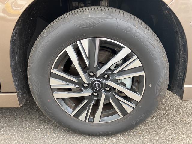 セレナ e-4ORCE ハイウェイスターV 4WD TV クリアランスソナー レーンアシスト 自動駐車システム 衝突被害軽減システム 両側電動スライドドア LEDヘッドランプ スマートキー シートヒーター 3列シート CVT アルミホイール(20枚目)