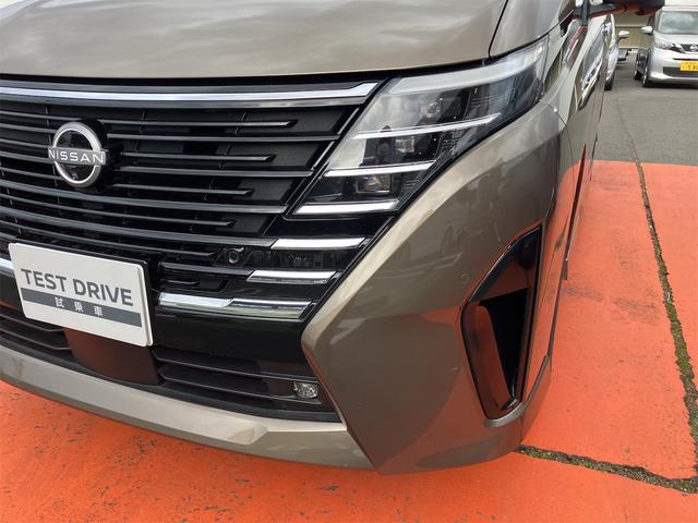 セレナ e-4ORCE ハイウェイスターV 4WD TV クリアランスソナー レーンアシスト 自動駐車システム 衝突被害軽減システム 両側電動スライドドア LEDヘッドランプ スマートキー シートヒーター 3列シート CVT アルミホイール(34枚目)