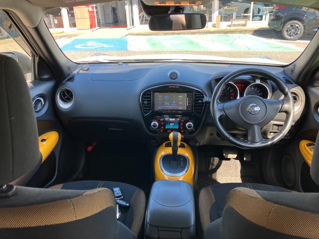 ジューク １５ＲＸ　Ｖセレクション　パーソナライゼーション　パールホワイトイエローアクセント（2枚目）