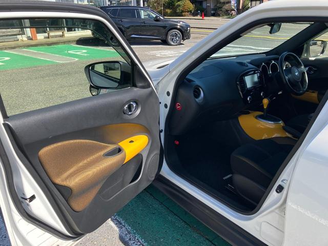 ジューク １５ＲＸ　Ｖセレクション　パーソナライゼーション　パールホワイトイエローアクセント（19枚目）