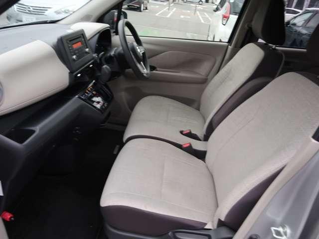 デイズ X 4WD クリアランスソナー 衝突被害軽減システム オートライト スマートキー アイドリングストップ シートヒーター ベンチシート CVT 盗難防止システム ABS ESC CD(15枚目)