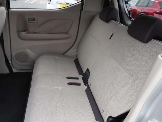 デイズ X 4WD クリアランスソナー 衝突被害軽減システム オートライト スマートキー アイドリングストップ シートヒーター ベンチシート CVT 盗難防止システム ABS ESC CD(16枚目)