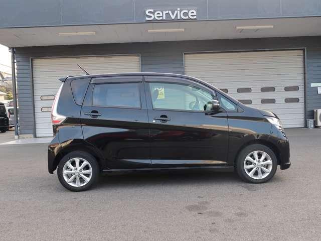 デイズ ハイウェイスター　Ｘ　４ＷＤ　全周囲カメラ　ナビ　衝突被害軽減システム　ＨＩＤ　スマートキー　アイドリングストップ　電動格納ミラー　シートヒーター　ベンチシート　ＣＶＴ　盗難防止システム　ＡＢＳ　ＥＳＣ　アルミホイール（4枚目）