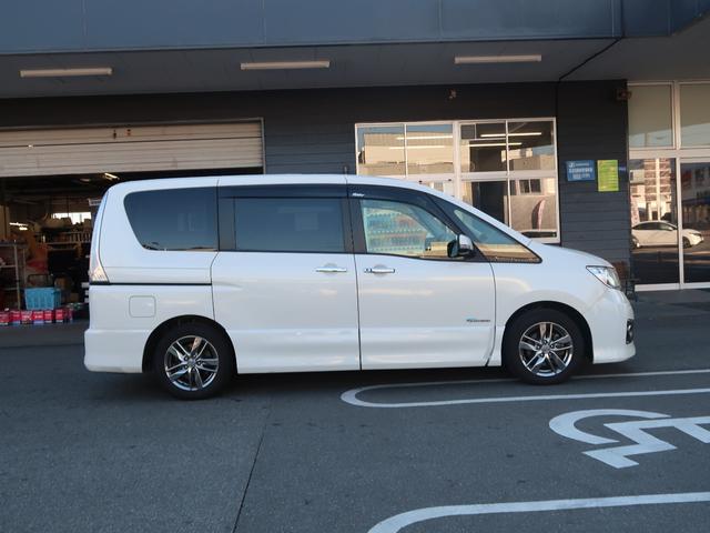 セレナ ライダー ブラックライン S-ハイブリッド ナビ TV オートクルーズコントロール 両側スライドドア HID スマートキー 後席モニター 3列シート CVT アルミホイール 盗難防止システム 衝突安全ボディ ABS ESC エアコン(12枚目)