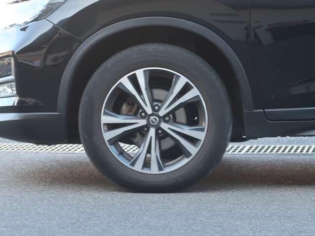 エクストレイル 20X 4WD クリアランスソナー 衝突被害軽減システム ナビ 電動リアゲート アルミホイール スマートキー CVT 盗難防止システム 衝突安全ボディ ミュージックプレイヤー接続可 ABS ESC エアコン(10枚目)