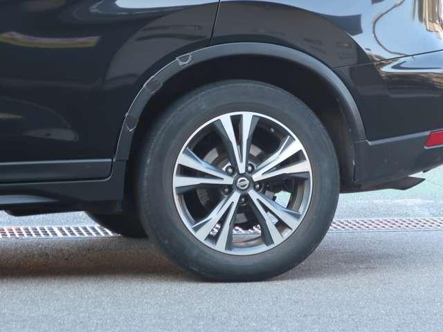 エクストレイル 20X 4WD クリアランスソナー 衝突被害軽減システム ナビ 電動リアゲート アルミホイール スマートキー CVT 盗難防止システム 衝突安全ボディ ミュージックプレイヤー接続可 ABS ESC エアコン(11枚目)