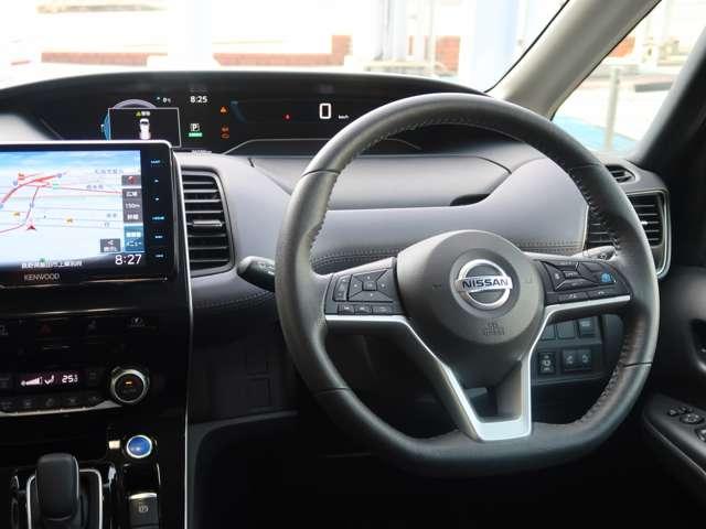 セレナ e-パワー ハイウェイスターV アーバンクロム ドライブレコーダー 全周囲カメラ ナビ TV オートクルーズコントロール 衝突被害軽減システム 両側電動スライドドア オートライト LEDヘッドランプ スマートキー 後席モニター 3列シート CVT(12枚目)