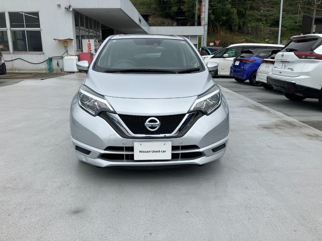 ノート Ｘ　ワンオ－ナ－　日産純正ナビ　ドライブレコーダー　全周囲カメラ　ＴＶ　クリアランスソナー　レーンアシスト　衝突被害軽減システム　オートライト　スマートキー　衝突安全ボディ　記録簿（2枚目）