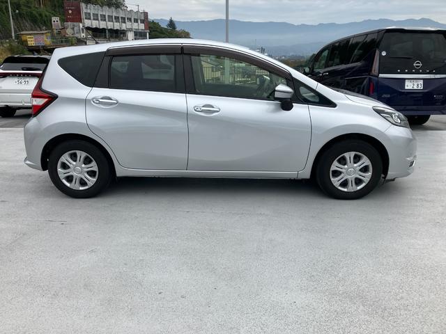 ノート Ｘ　ワンオ－ナ－　日産純正ナビ　ドライブレコーダー　全周囲カメラ　ＴＶ　クリアランスソナー　レーンアシスト　衝突被害軽減システム　オートライト　スマートキー　衝突安全ボディ　記録簿（4枚目）