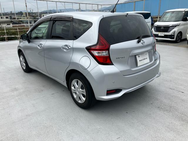 ノート Ｘ　ワンオ－ナ－　日産純正ナビ　ドライブレコーダー　全周囲カメラ　ＴＶ　クリアランスソナー　レーンアシスト　衝突被害軽減システム　オートライト　スマートキー　衝突安全ボディ　記録簿（6枚目）